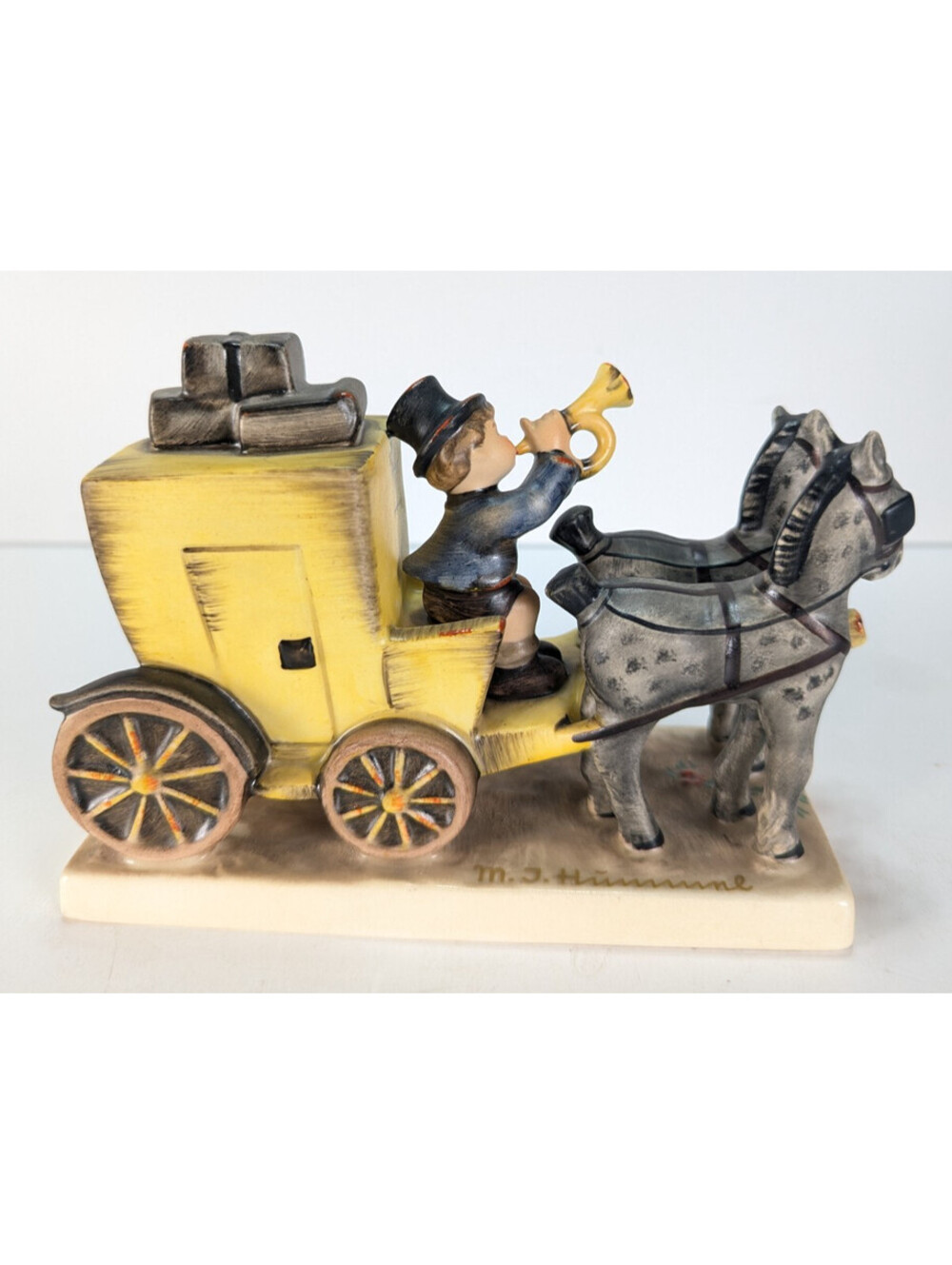 Vintage Goebel Hummel The Mail Is Here Figurine #226 Early Mark TMK-3 1960-1972
